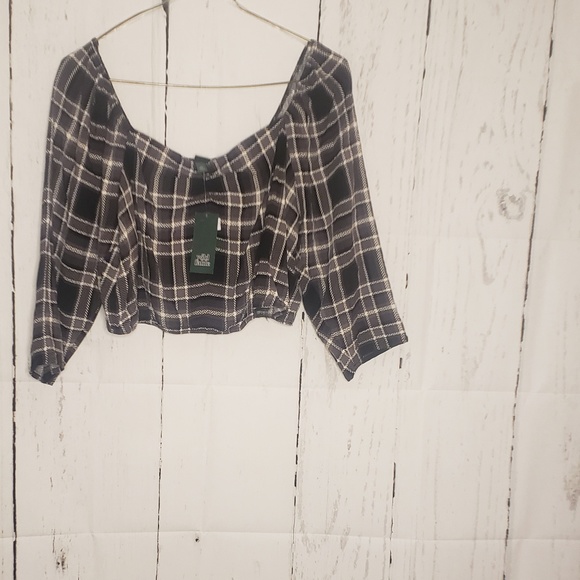 Crop top - Picture 2 of 3